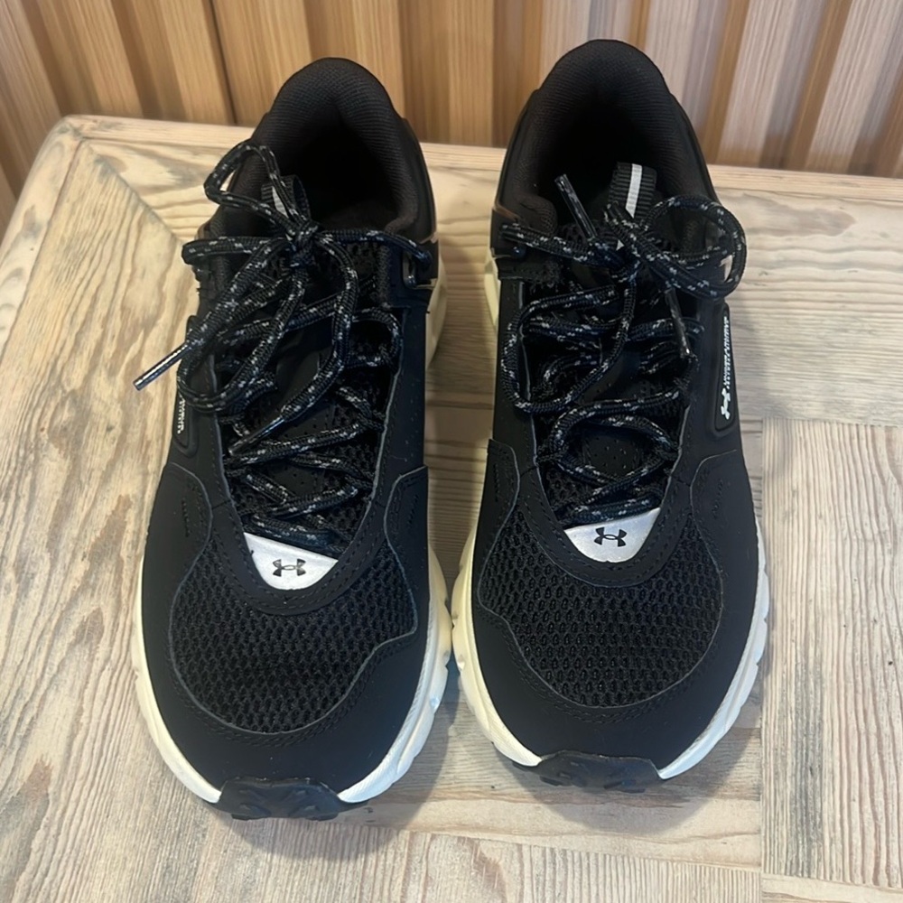 Under Armour Charged Assert 10 Women’s Running Shoes — Size 7.5 (NWOT)